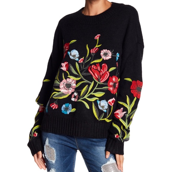 Romeo & Juliet Couture Sweaters - Romeo & Juliet Couture Floral Sweater